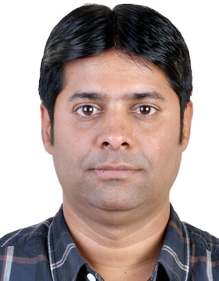 Moiz Kapasi headshot